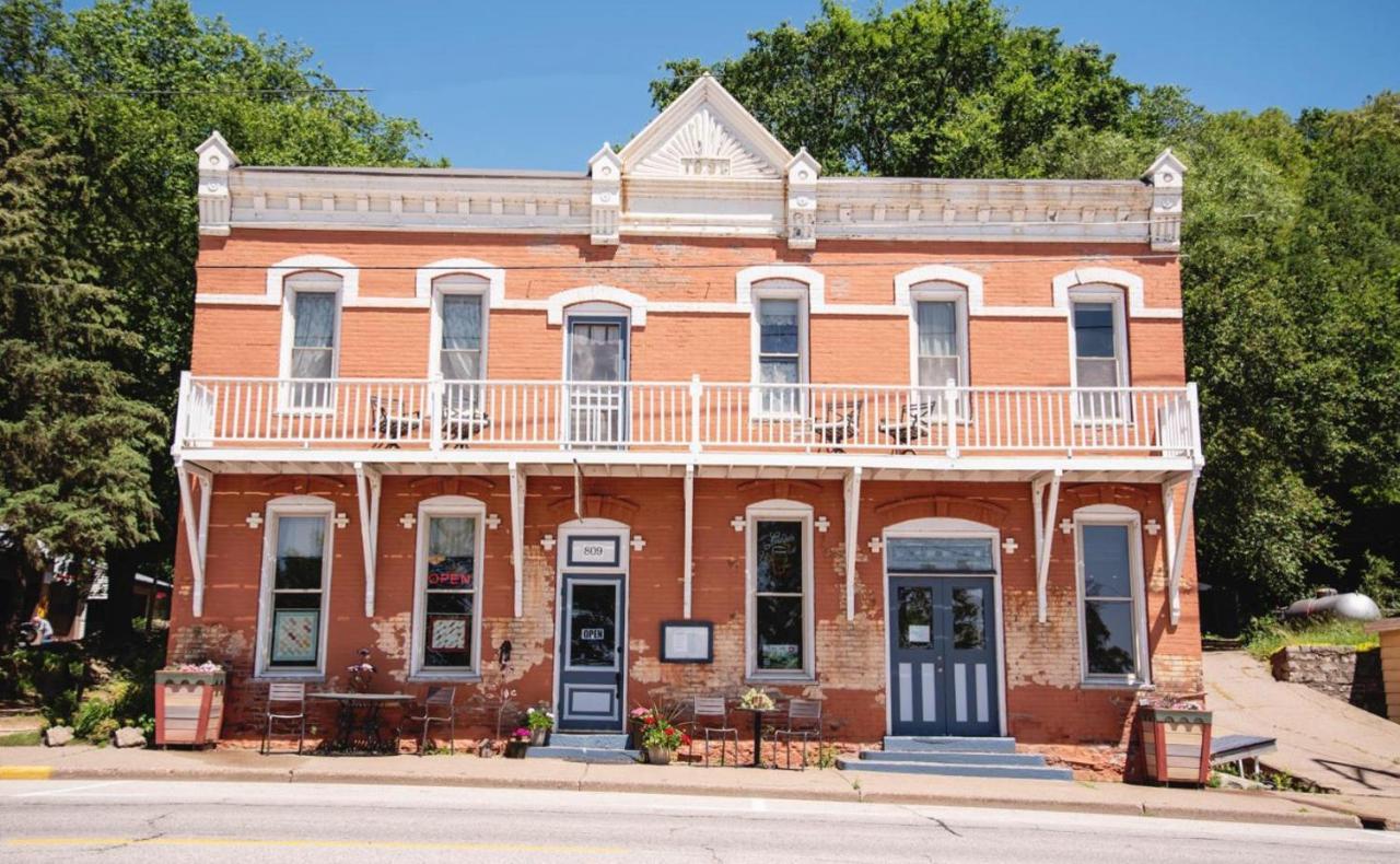 The Burlington Hotel & Bar - Alma Wi Buitenkant foto