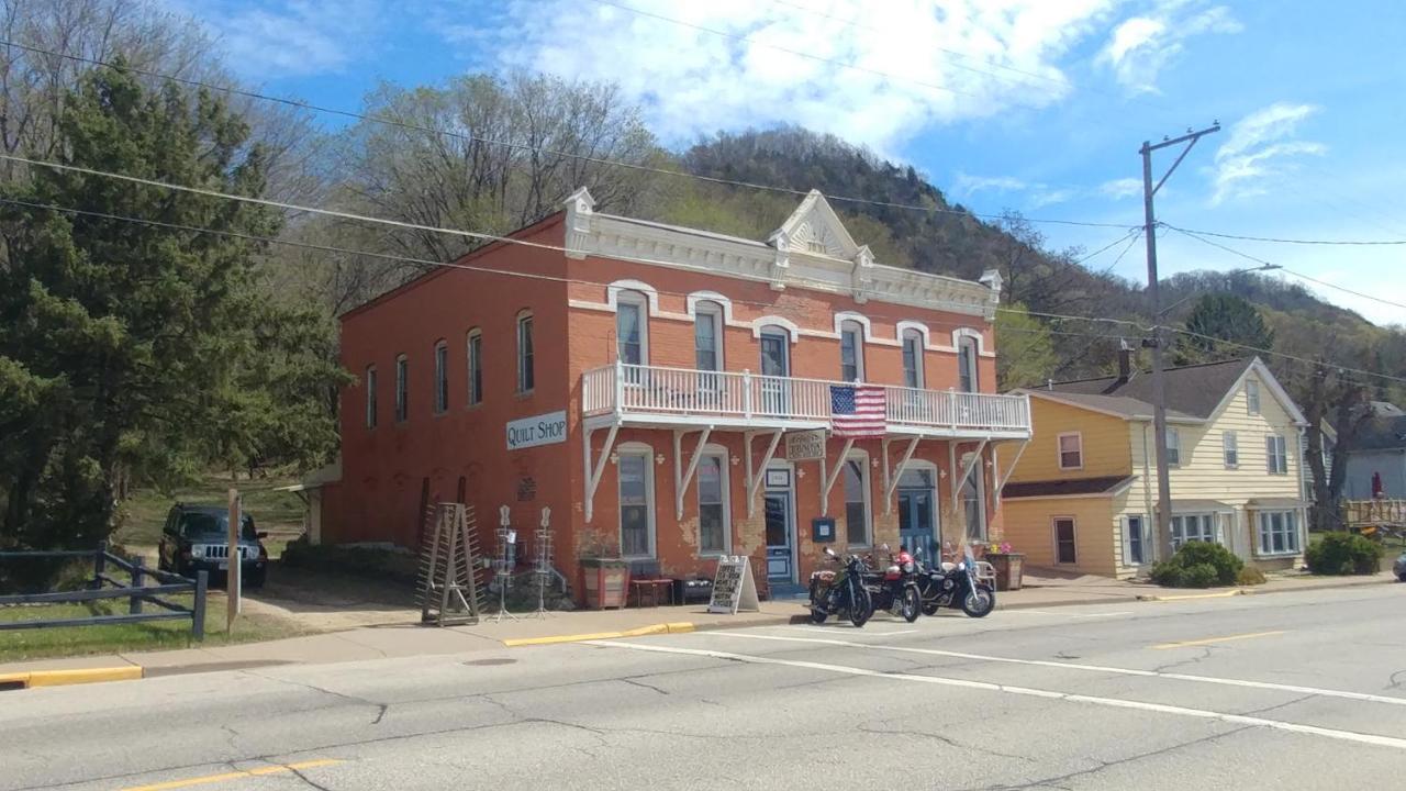 The Burlington Hotel & Bar - Alma Wi Buitenkant foto